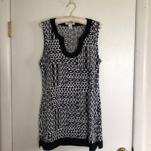 White House Black Market size M tunic